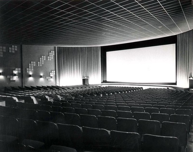 Flint Cinema - Old Photo From Cinema Treasures (newer photo)